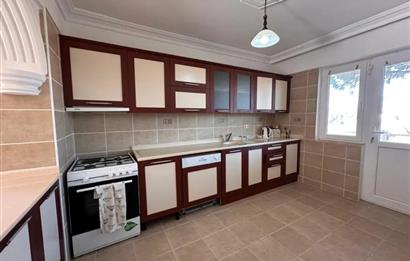 DENİZE SIFIR SİTEDE SATILIK 3+1 EŞYALI VİLLA