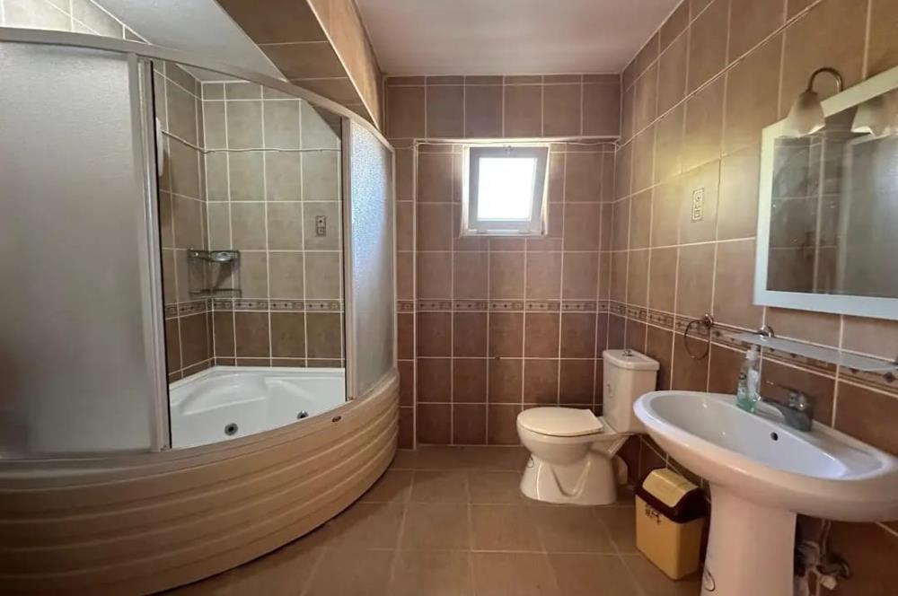 DENİZE SIFIR SİTEDE SATILIK 3+1 EŞYALI VİLLA