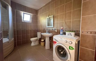 DENİZE SIFIR SİTEDE SATILIK 3+1 EŞYALI VİLLA