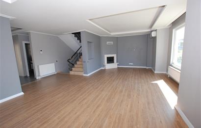 Uskumruköy Elit Site'de Şerefiyesi Yüksek Satılık İkiz Villa