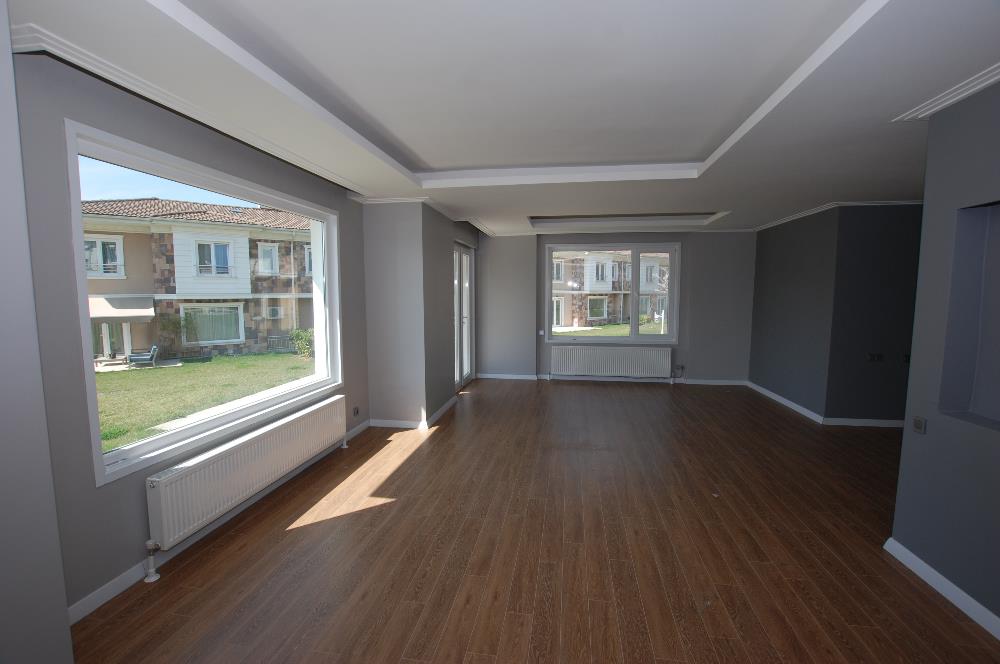 Uskumruköy Elit Site'de Şerefiyesi Yüksek Satılık İkiz Villa