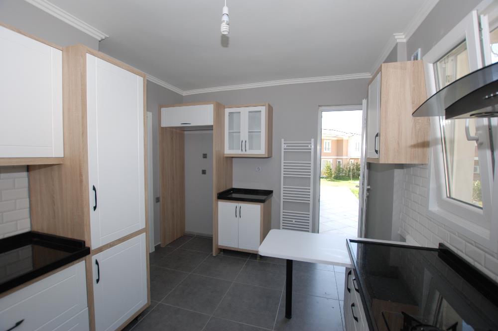 Uskumruköy Elit Site'de Şerefiyesi Yüksek Satılık İkiz Villa