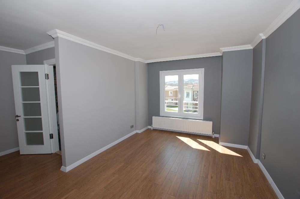 Uskumruköy Elit Site'de Şerefiyesi Yüksek Satılık İkiz Villa