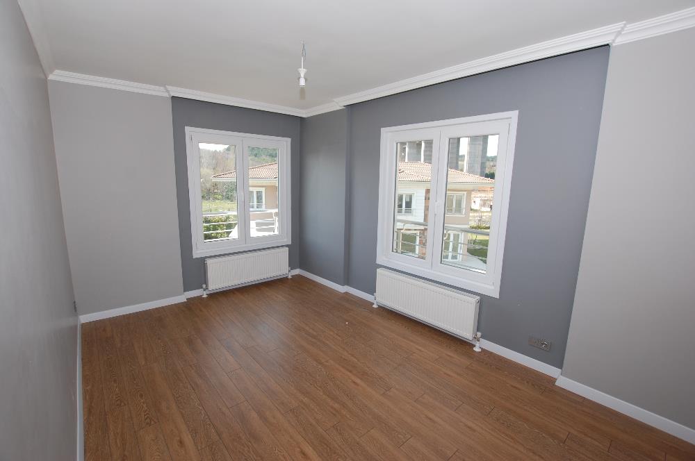 Uskumruköy Elit Site'de Şerefiyesi Yüksek Satılık İkiz Villa