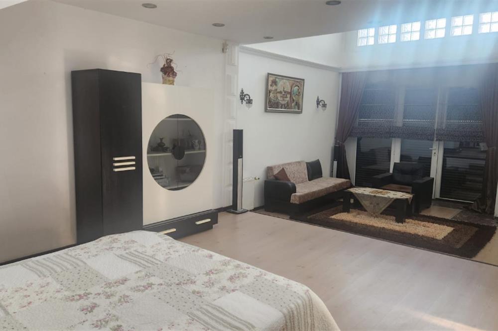 Şirinköy Sitesinde 5+1 Sauna ve Kış Bahçeli Lüx triplex villa 