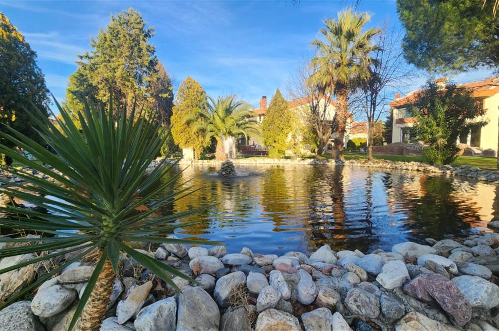 Şirinköy Sitesinde 5+1 Sauna ve Kış Bahçeli Lüx triplex villa 