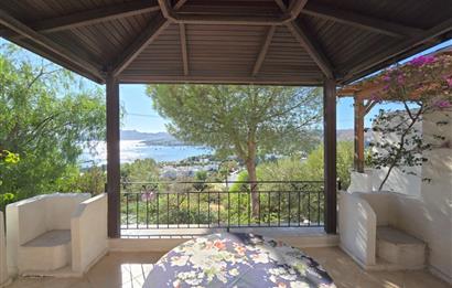 Bodrum-Bitez 3+1 deniz manzaralı satılık dubleks villa