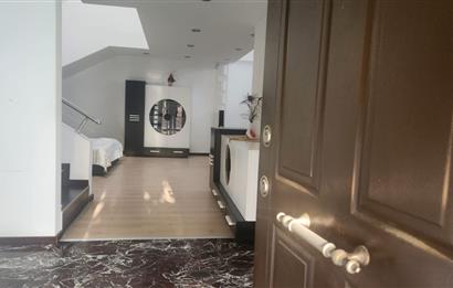 Şirinköy Sitesinde 5+1 Sauna ve Kış Bahçeli Lüx triplex villa 