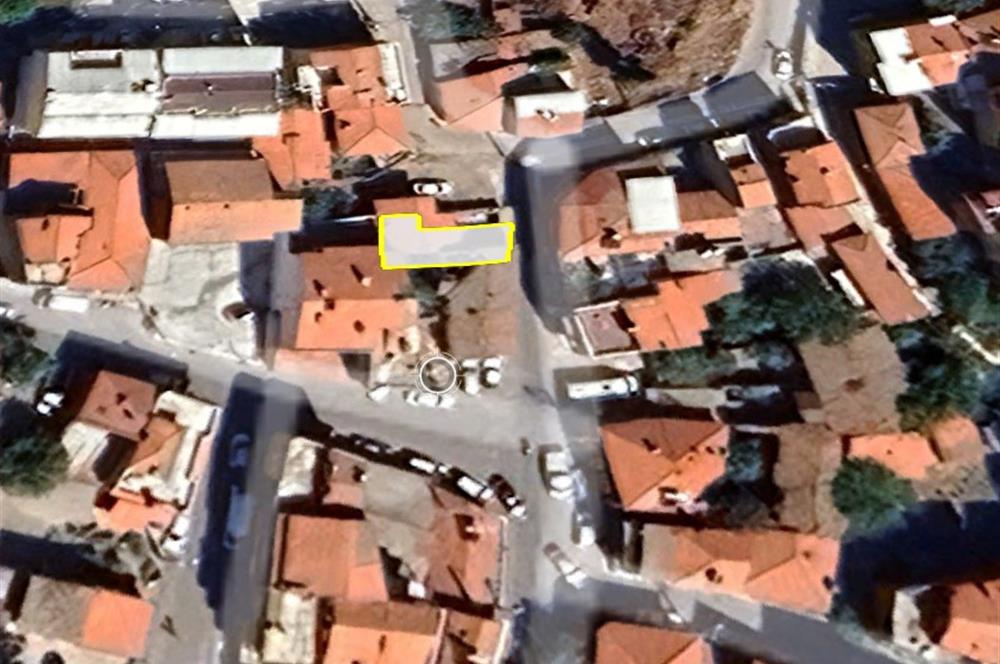 C 21 Bal dan Balıkesir Bigadiç te Satılık Kerpiç Ev