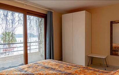 BODRUM YALIKAVAK'TA DENİZ MANZARALI KİRALIK 2+1 DAİRE