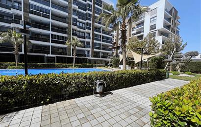 Ataşehir Loca Sitesinde Havuz Manzaralı 3+1 