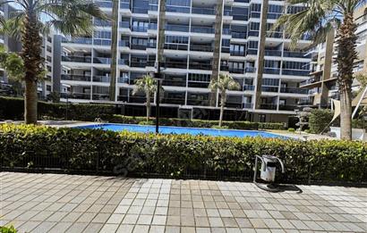 Ataşehir Loca Sitesinde Havuz Manzaralı 3+1 