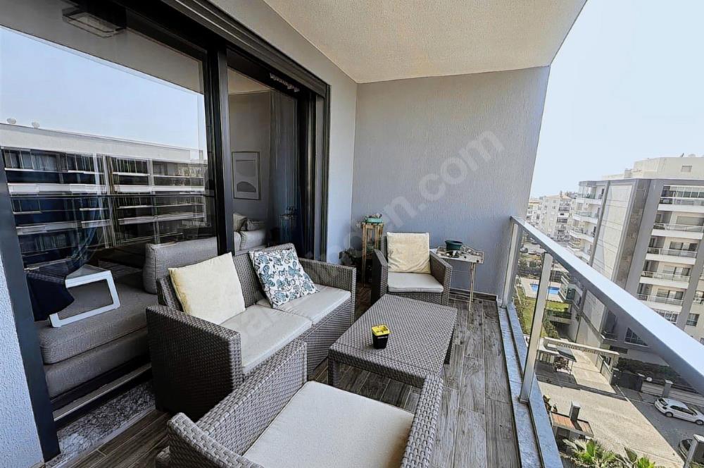 Ataşehir Loca Sitesinde Havuz Manzaralı 3+1 