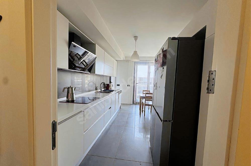 Ataşehir Loca Sitesinde Havuz Manzaralı 3+1 