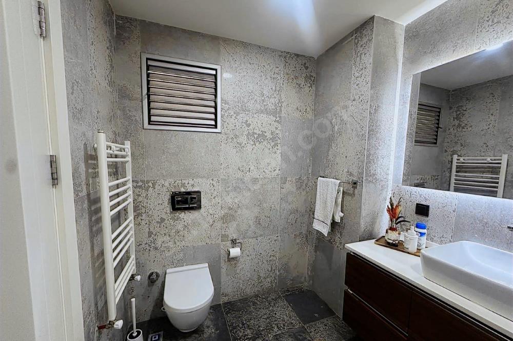 Ataşehir Loca Sitesinde Havuz Manzaralı 3+1 