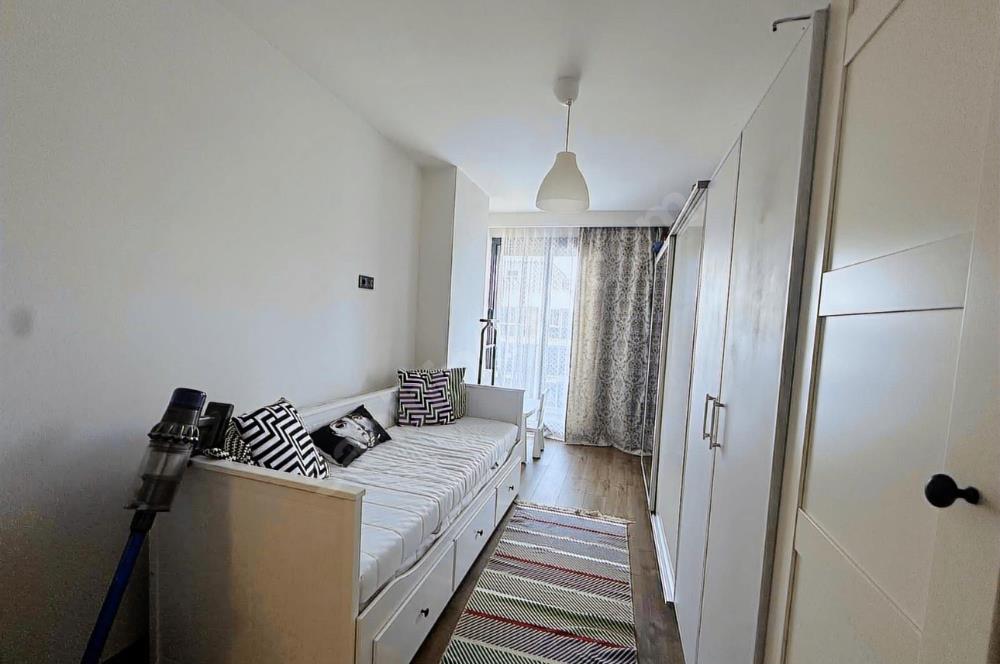 Ataşehir Loca Sitesinde Havuz Manzaralı 3+1 