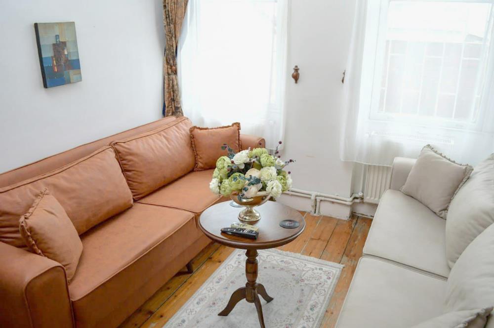 BEYOĞLU, GALATA KULESİNİN YANINDA SATILIK 2 + 1 DAİRE