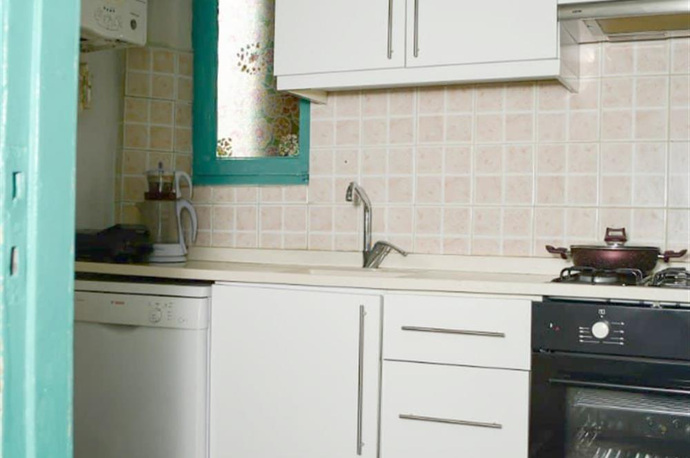 BEYOĞLU, GALATA KULESİNİN YANINDA SATILIK 2 + 1 DAİRE