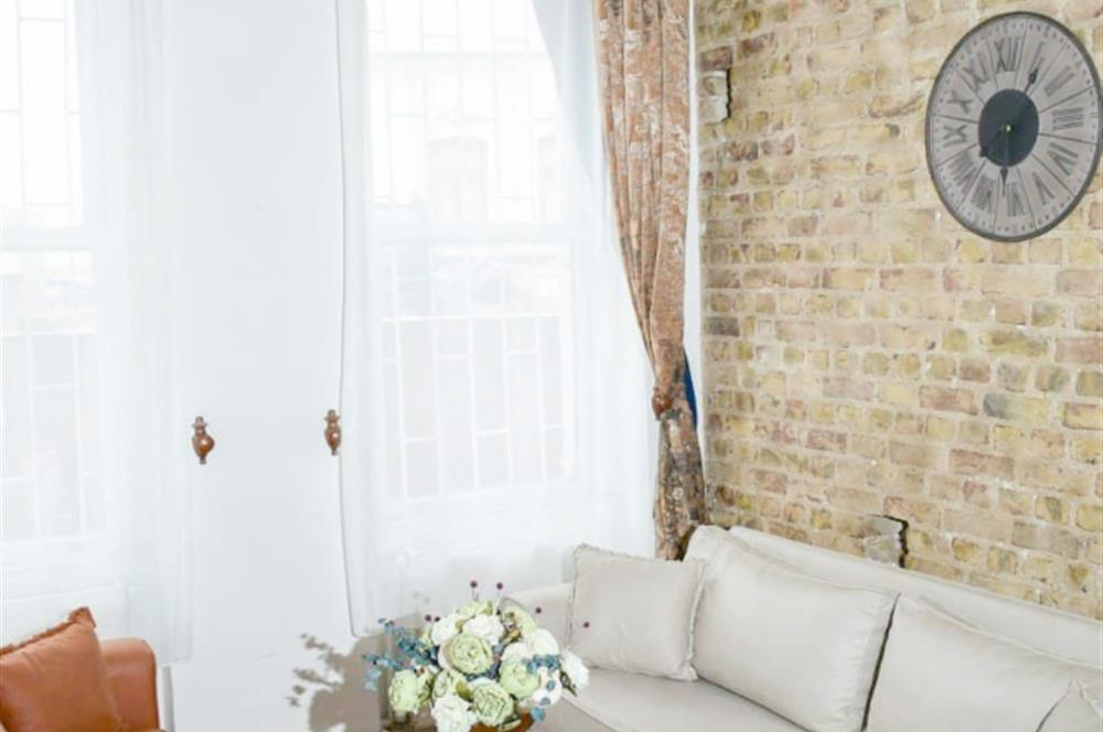 BEYOĞLU, GALATA KULESİNİN YANINDA SATILIK 2 + 1 DAİRE