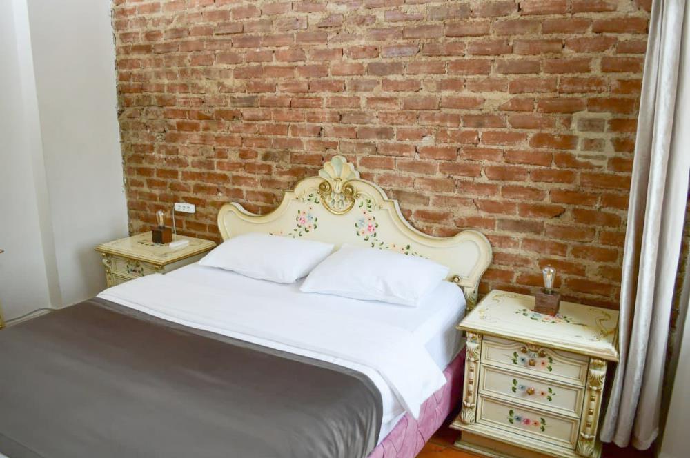 BEYOĞLU, GALATA KULESİNİN YANINDA SATILIK 2 + 1 DAİRE