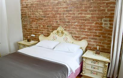 BEYOĞLU, GALATA KULESİNİN YANINDA SATILIK 2 + 1 DAİRE