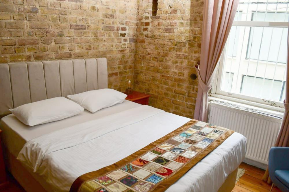 BEYOĞLU, GALATA KULESİNİN YANINDA SATILIK 2 + 1 DAİRE