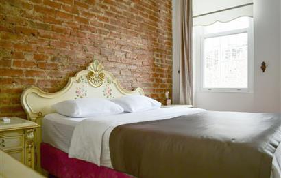 BEYOĞLU, GALATA KULESİNİN YANINDA SATILIK 2 + 1 DAİRE