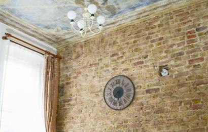 BEYOĞLU, GALATA KULESİNİN YANINDA SATILIK 2 + 1 DAİRE