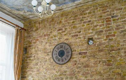 BEYOĞLU, GALATA KULESİNİN YANINDA SATILIK 2 + 1 DAİRE