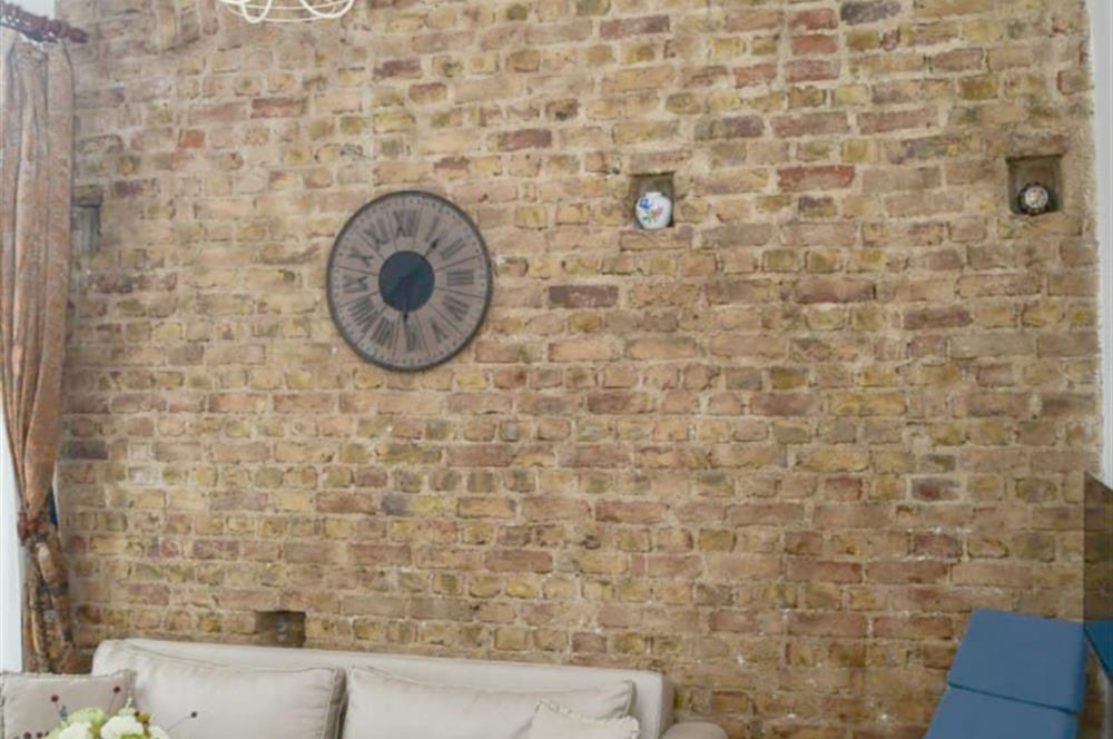 BEYOĞLU, GALATA KULESİNİN YANINDA SATILIK 2 + 1 DAİRE