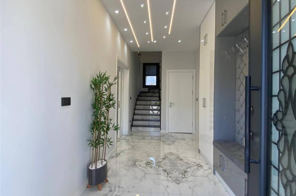 AKBÜKTE TAM MÜSTAKİL FULL EŞYALI 4+1 HAVUZLU VİLLA