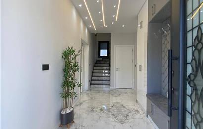 AKBÜKTE TAM MÜSTAKİL FULL EŞYALI 4+1 HAVUZLU VİLLA