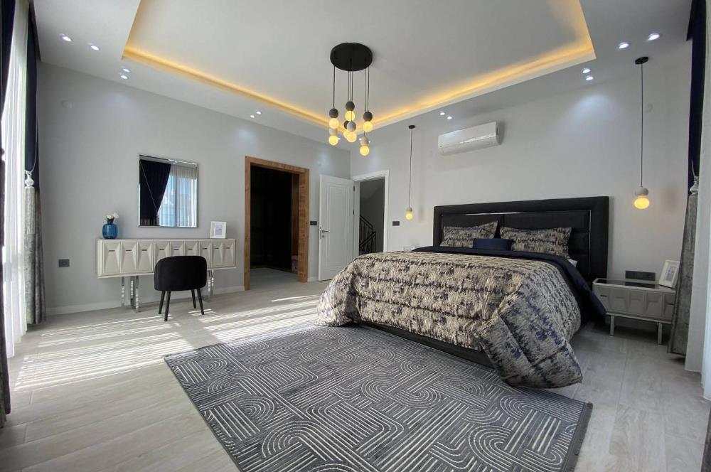 AKBÜKTE TAM MÜSTAKİL FULL EŞYALI 4+1 HAVUZLU VİLLA