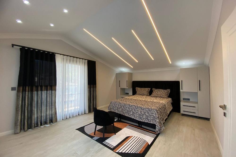 AKBÜKTE TAM MÜSTAKİL FULL EŞYALI 4+1 HAVUZLU VİLLA