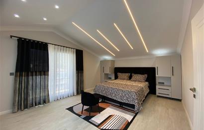 AKBÜKTE TAM MÜSTAKİL FULL EŞYALI 4+1 HAVUZLU VİLLA