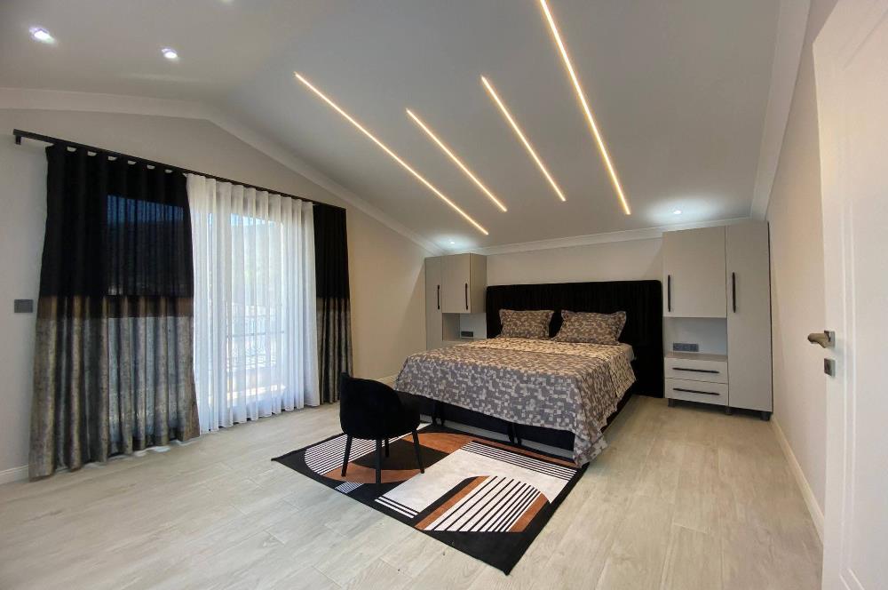 AKBÜKTE TAM MÜSTAKİL FULL EŞYALI 4+1 HAVUZLU VİLLA