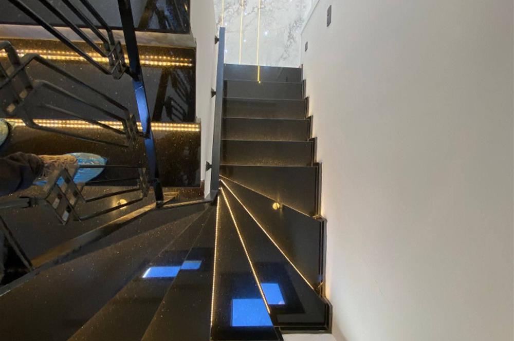 AKBÜKTE TAM MÜSTAKİL FULL EŞYALI 4+1 HAVUZLU VİLLA