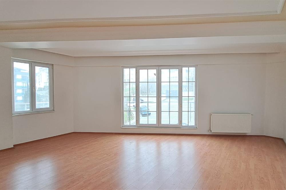 BÜYÜKÇEKMECE PINARTEPEDE ÇOK GENİŞ 3+1 DENİZ MANZARALI SATILIK