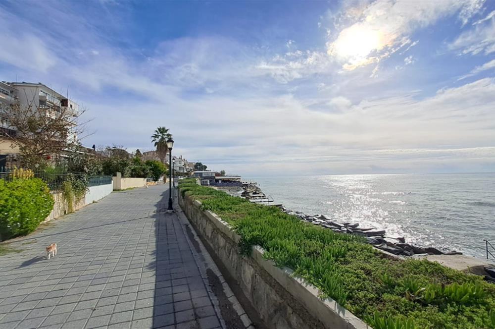 SELİMPAŞADA DENİZE SIFIR SİTEDE 2+1 SATILIK ARA KAT DAİRE