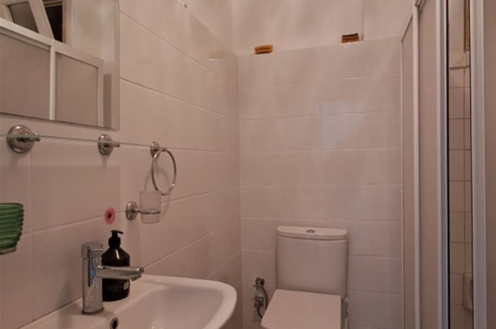 SELİMPAŞADA DENİZE SIFIR SİTEDE 2+1 SATILIK ARA KAT DAİRE