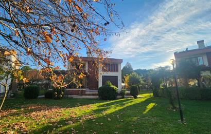 Şirinköy Sitesinde 5+1 Sauna ve Kış Bahçeli Lüx triplex villa 