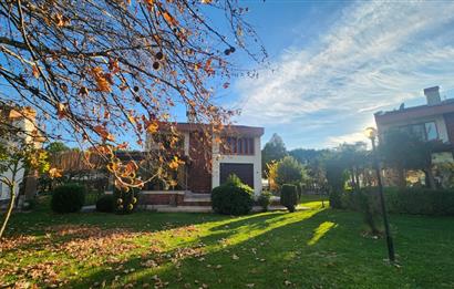 Şirinköy Sitesinde 5+1 Sauna ve Kış Bahçeli Lüx triplex villa 