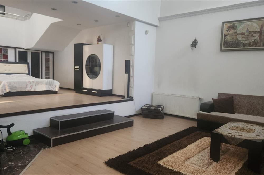 Şirinköy Sitesinde 5+1 Sauna ve Kış Bahçeli Lüx triplex villa 