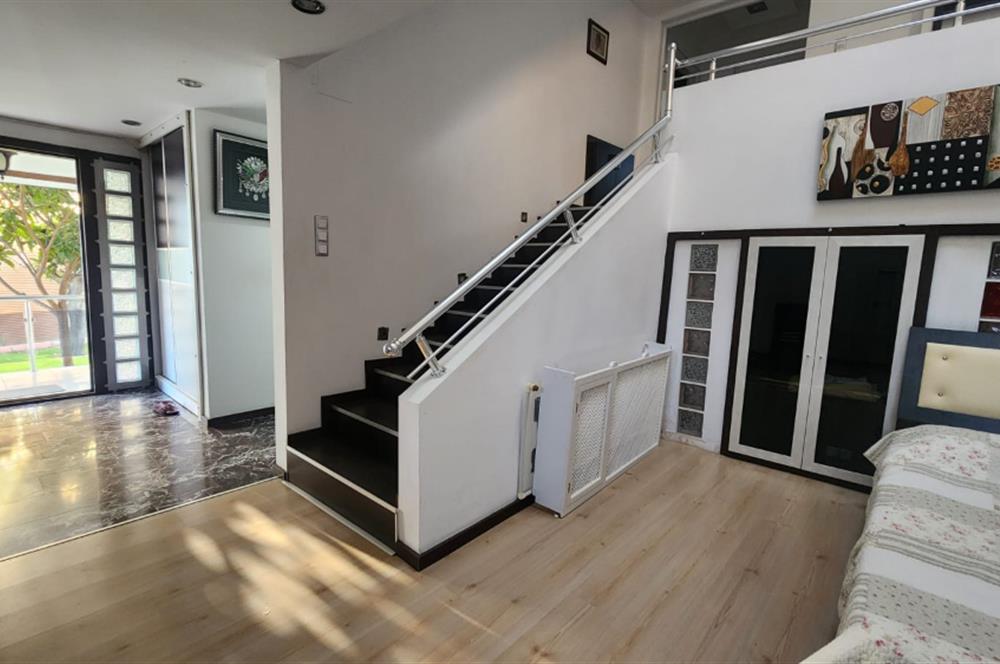 Şirinköy Sitesinde 5+1 Sauna ve Kış Bahçeli Lüx triplex villa 