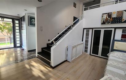 Şirinköy Sitesinde 5+1 Sauna ve Kış Bahçeli Lüx triplex villa 