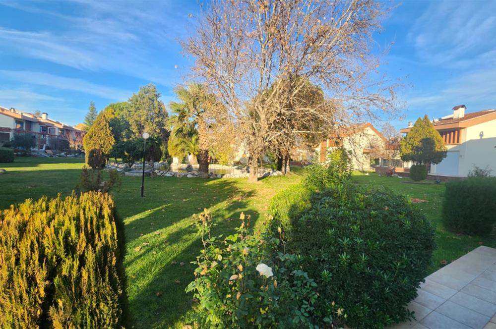 Şirinköy Sitesinde 5+1 Sauna ve Kış Bahçeli Lüx triplex villa 