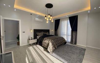 AKBÜKTE TAM MÜSTAKİL FULL EŞYALI 4+1 HAVUZLU VİLLA