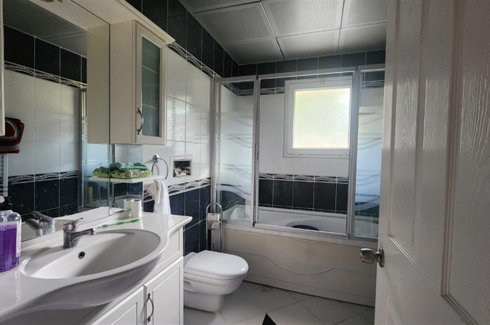 Şirinköy Sitesinde 5+1 Sauna ve Kış Bahçeli Lüx triplex villa 