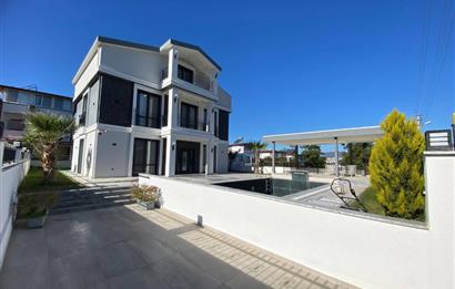 AKBÜKTE TAM MÜSTAKİL FULL EŞYALI 4+1 HAVUZLU VİLLA