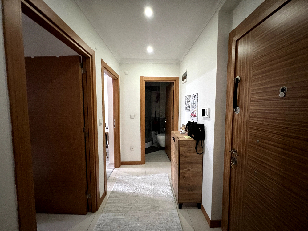 Kağıthane Çeliktepe satılık kapalı mutfaklı geniş 1+1 daire